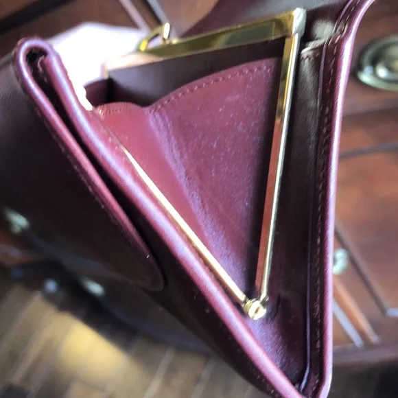 CARTIER Paris Bordeaux Burgundy Collection Kiss Lock Wallet Clutch